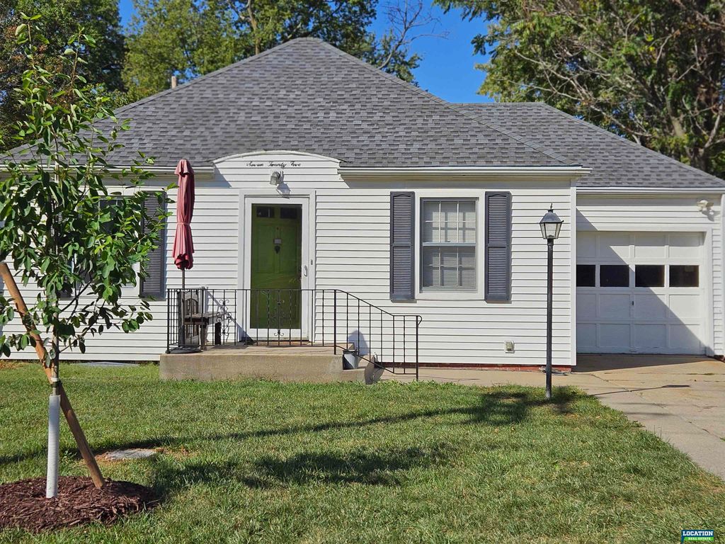 725 S 44th Street, Lincoln, NE 68510