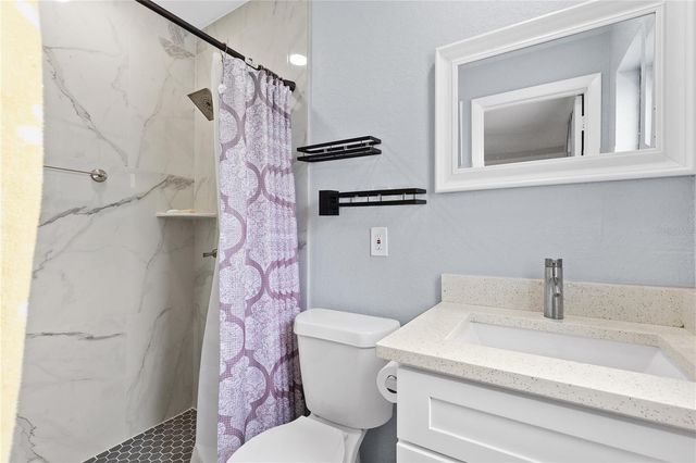 2310 W KNOLLWOOD PLACE, Tampa, FL 33604