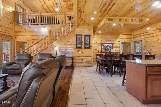 4355 Forest Ridge Way, Pigeon Forge, TN 37863