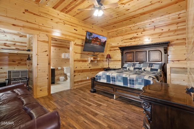 4355 Forest Ridge Way, Pigeon Forge, TN 37863