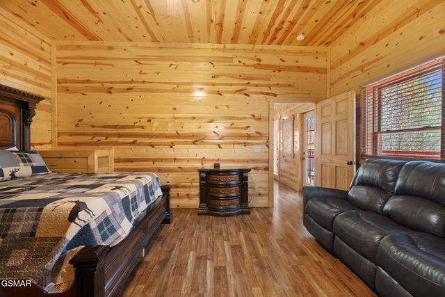 4355 Forest Ridge Way, Pigeon Forge, TN 37863