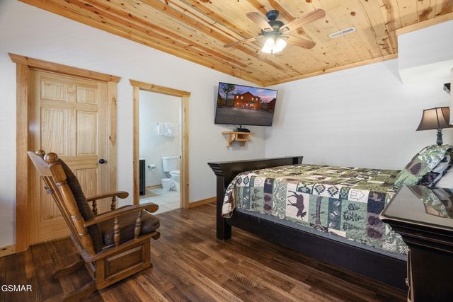 4355 Forest Ridge Way, Pigeon Forge, TN 37863