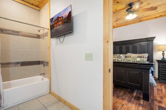 4355 Forest Ridge Way, Pigeon Forge, TN 37863