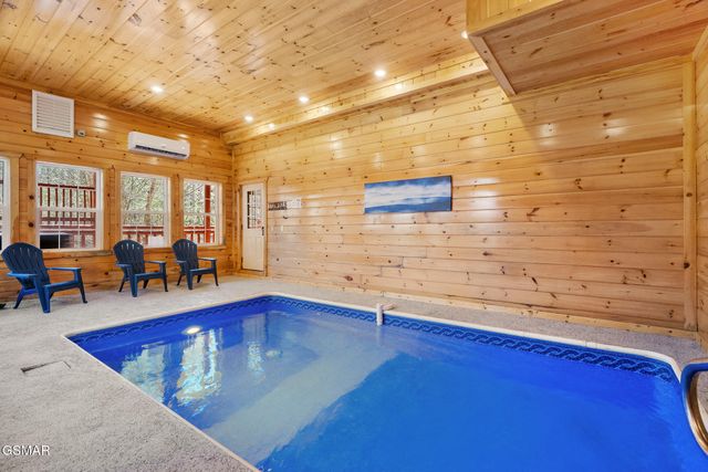 4355 Forest Ridge Way, Pigeon Forge, TN 37863