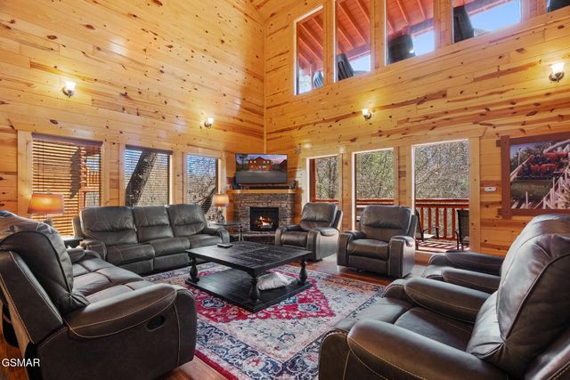 4355 Forest Ridge Way, Pigeon Forge, TN 37863