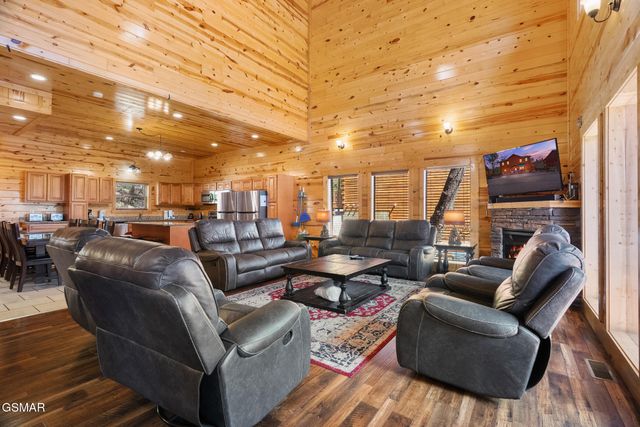 4355 Forest Ridge Way, Pigeon Forge, TN 37863