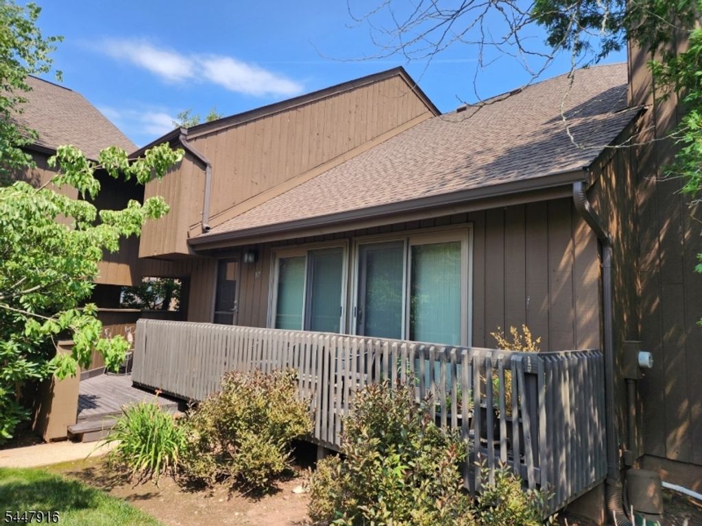 117 Kingsberry Dr, Franklin Twp., NJ 08873 — exterior