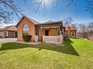 1252 Stanford Ct, Coraopolis, PA 15108