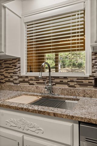 1114 VANCE ST, Hughes Springs, TX 75656