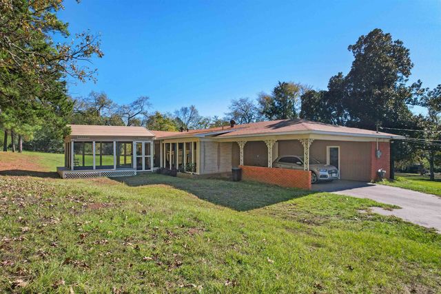 1114 VANCE ST, Hughes Springs, TX 75656