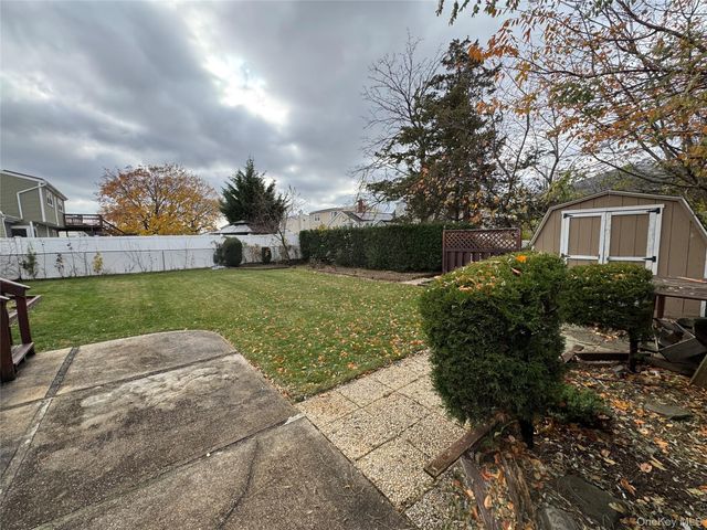 15 Scherer Street, Bethpage, NY 11714