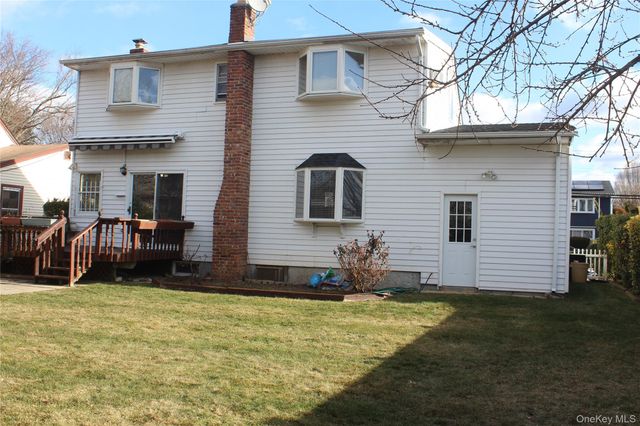 15 Scherer Street, Bethpage, NY 11714