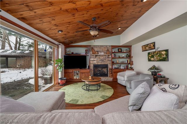 2023 Lakewood Road SW, Sherrodsville, OH 44675