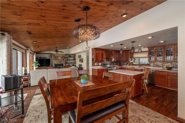 2023 Lakewood Road SW, Sherrodsville, OH 44675