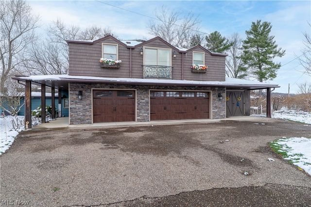 2023 Lakewood Road SW, Sherrodsville, OH 44675