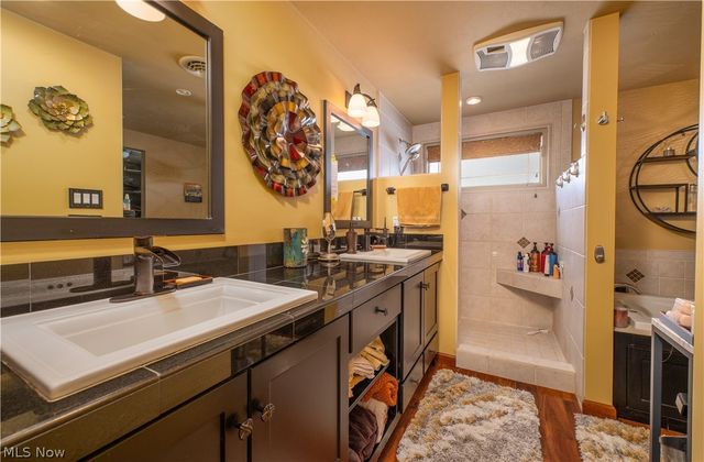 2023 Lakewood Road SW, Sherrodsville, OH 44675