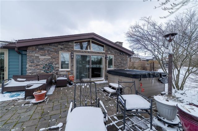 2023 Lakewood Road SW, Sherrodsville, OH 44675