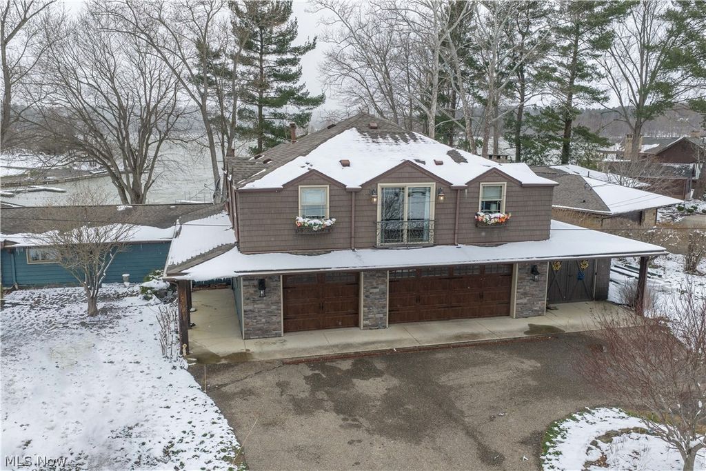 2023 Lakewood Road SW, Sherrodsville, OH 44675