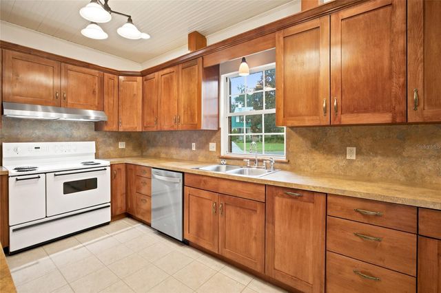 3220 SE 21ST AVENUE, Ocala, FL 34471
