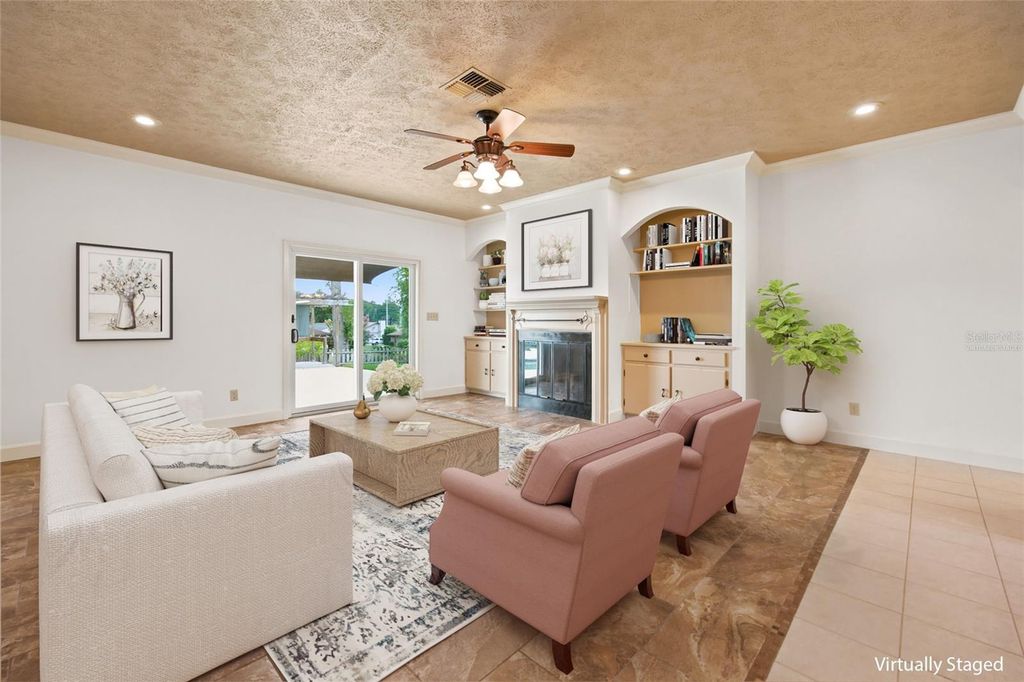 Image 11 of property listing at 3220 SE 21ST AVENUE, Ocala, FL 34471