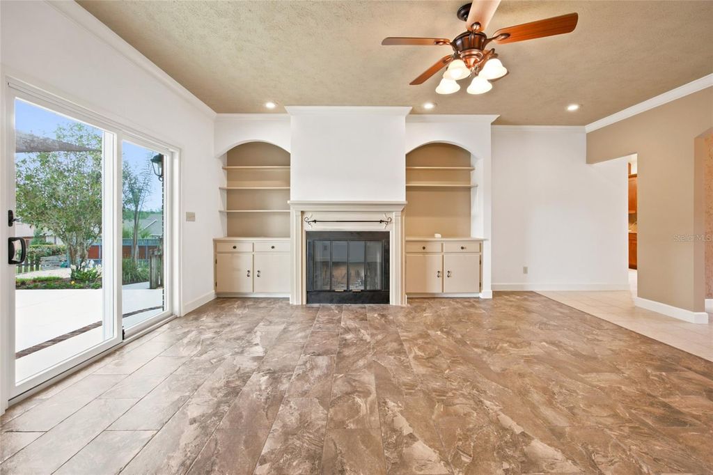Image 15 of property listing at 3220 SE 21ST AVENUE, Ocala, FL 34471