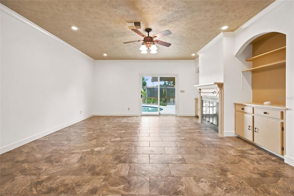 Image 16 of property listing at 3220 SE 21ST AVENUE, Ocala, FL 34471