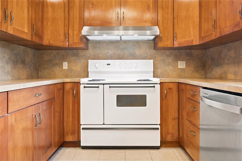 Image 31 of property listing at 3220 SE 21ST AVENUE, Ocala, FL 34471