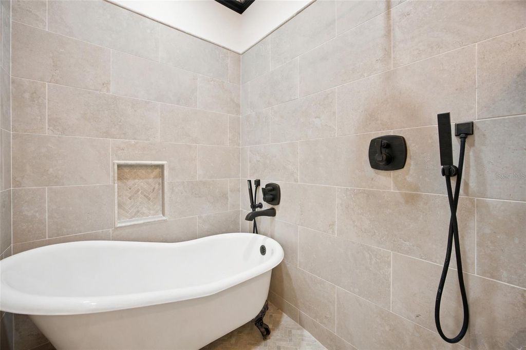 Image 45 of property listing at 3220 SE 21ST AVENUE, Ocala, FL 34471