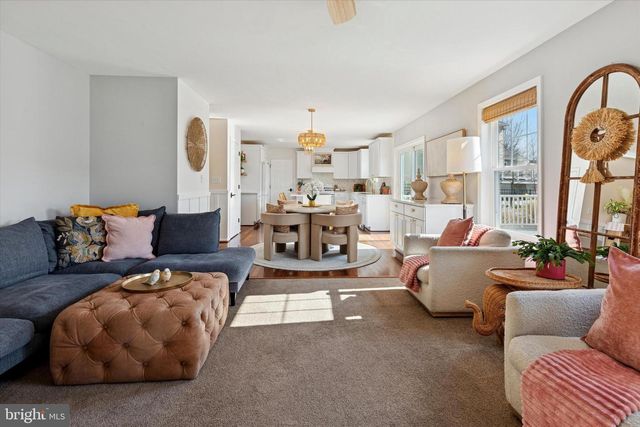 366 BUCKINGHAM CIR, Harleysville, PA 19438