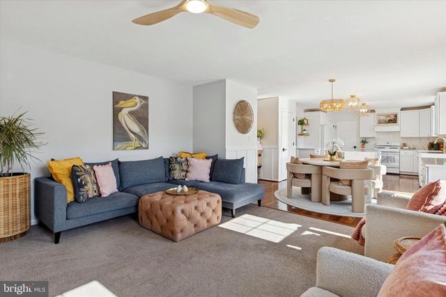 366 BUCKINGHAM CIR, Harleysville, PA 19438