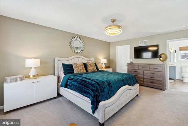 366 BUCKINGHAM CIR, Harleysville, PA 19438