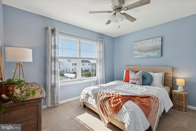 366 BUCKINGHAM CIR, Harleysville, PA 19438