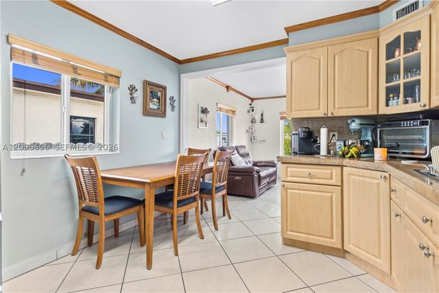 326 E 44th St, Hialeah, FL 33013