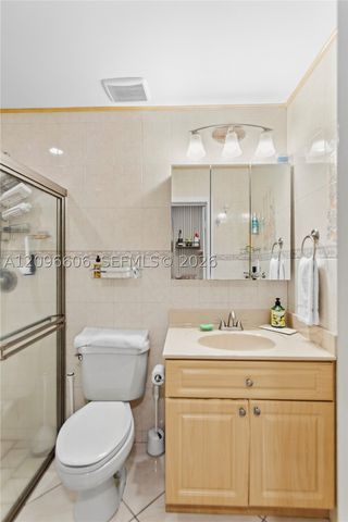 326 E 44th St, Hialeah, FL 33013