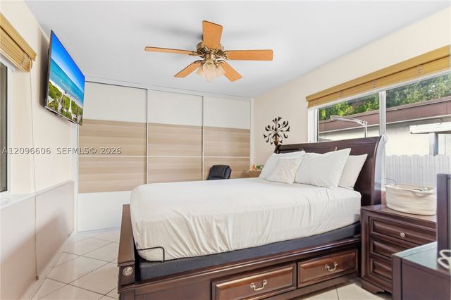 326 E 44th St, Hialeah, FL 33013