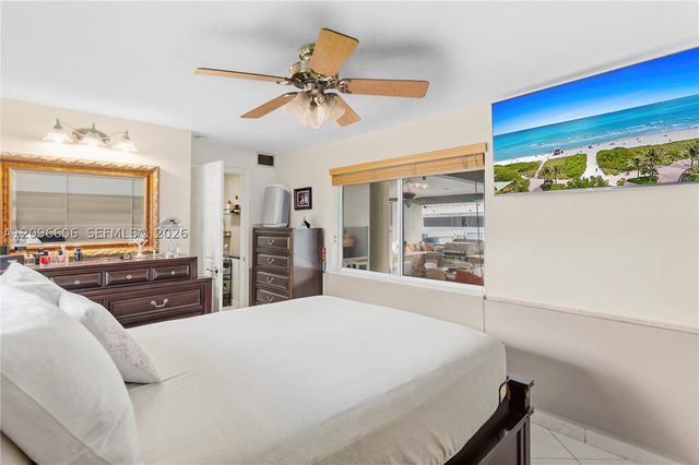 326 E 44th St, Hialeah, FL 33013