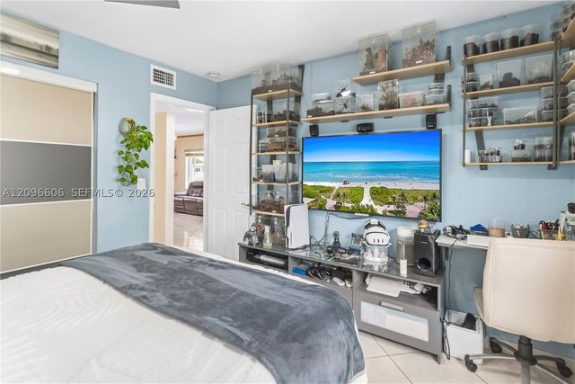 326 E 44th St, Hialeah, FL 33013
