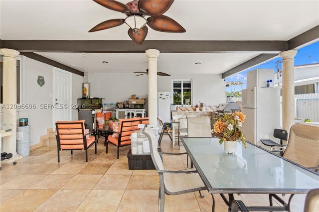 326 E 44th St, Hialeah, FL 33013