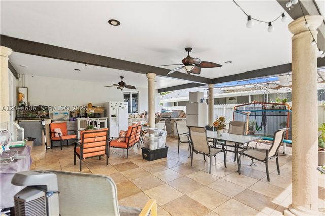 326 E 44th St, Hialeah, FL 33013