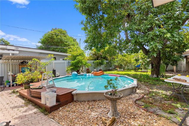 326 E 44th St, Hialeah, FL 33013