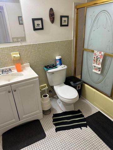 20320 NE 2nd Avenue 27, Miami Gardens, FL 33179