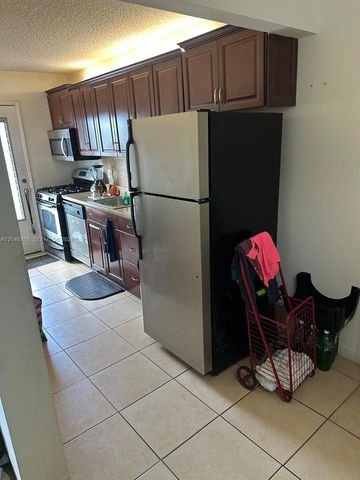 20320 NE 2nd Avenue 27, Miami Gardens, FL 33179