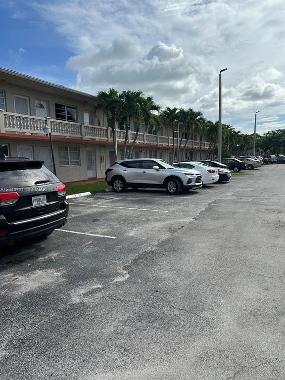 20320 NE 2nd Avenue 27, Miami Gardens, FL 33179