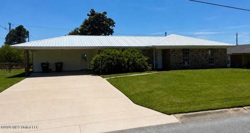 150 Gary Street, Gulfport, MS 39503