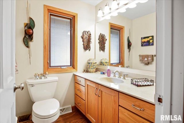 3709 W Bluffs Road, Springfield, IL 62711