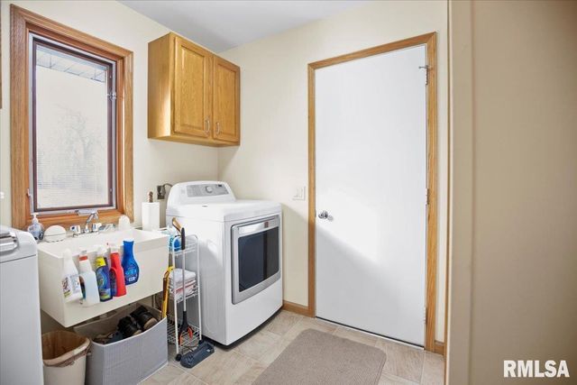 3709 W Bluffs Road, Springfield, IL 62711