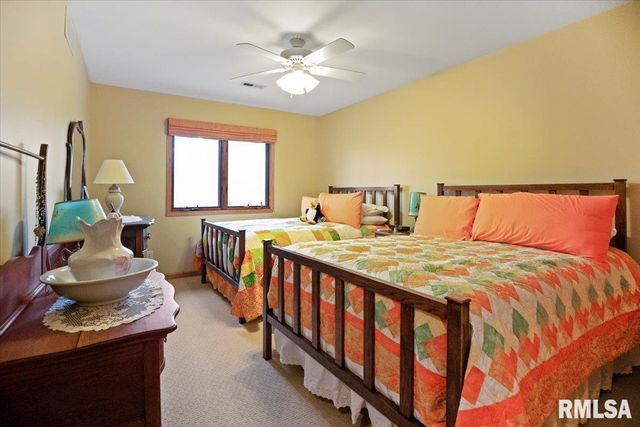 3709 W Bluffs Road, Springfield, IL 62711