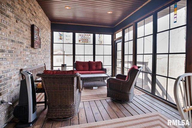 3709 W Bluffs Road, Springfield, IL 62711