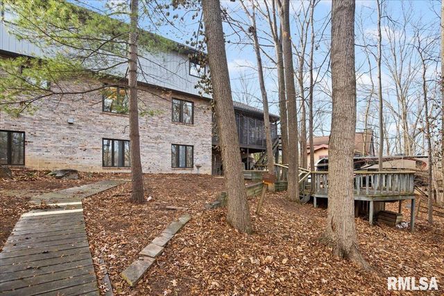 3709 W Bluffs Road, Springfield, IL 62711