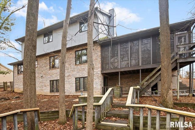 3709 W Bluffs Road, Springfield, IL 62711